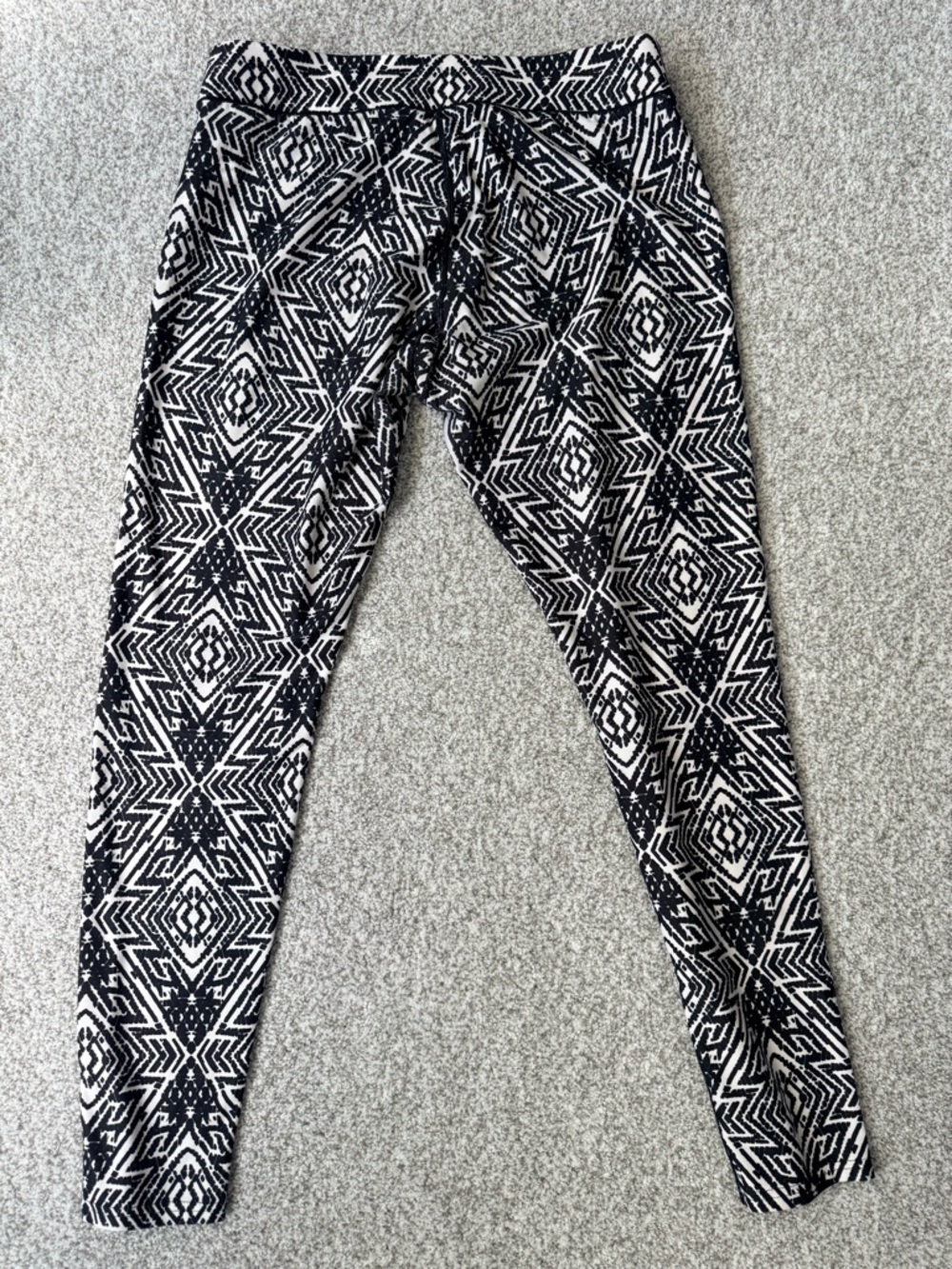 Reebok Black & White Retro Women’s Leggings Size Large